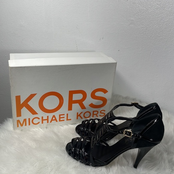 ♥️MICHAEL KORS HEEL’S♥️ - Picture 11 of 16